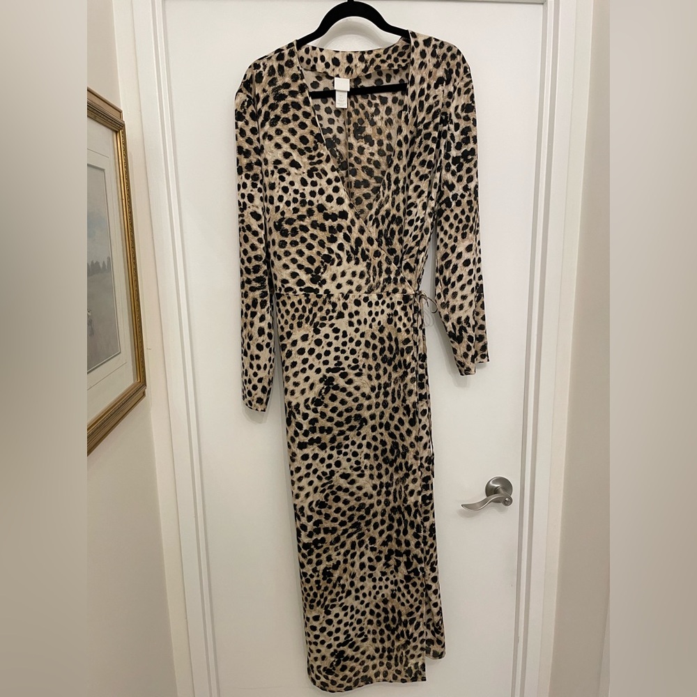 H&M leopard print wrap dress - Size Large